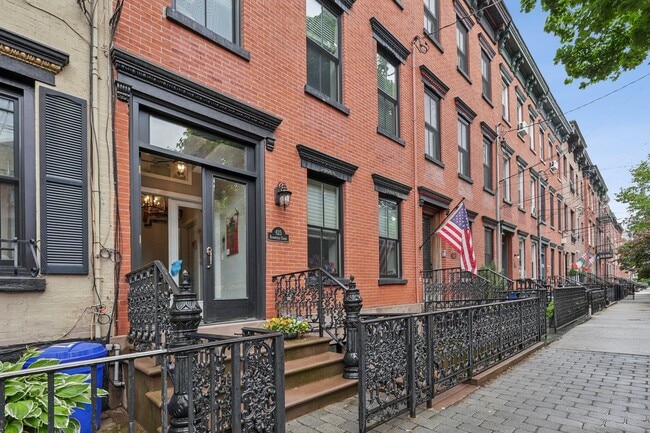 Building Photo - 625 Bloomfield St
