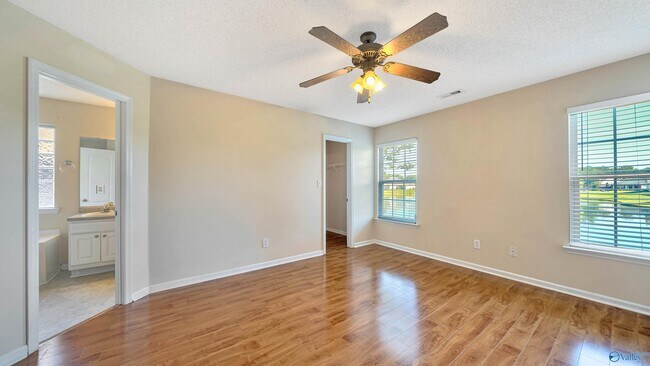Building Photo - 113 NW Imogene Way