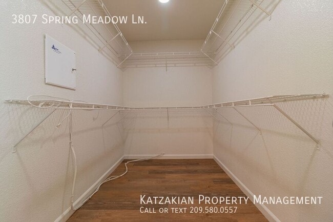 Building Photo - 3807 Spring Meadow Ln