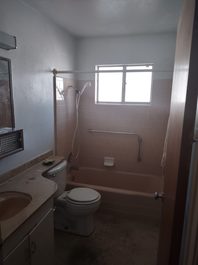 Building Photo - 280 Mary Ln