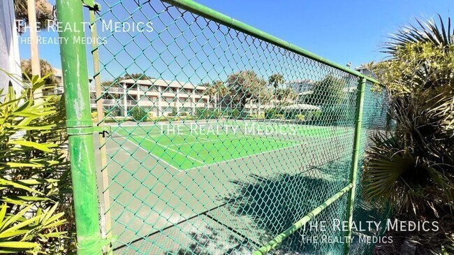 Building Photo - 126 Blue Pointe Way