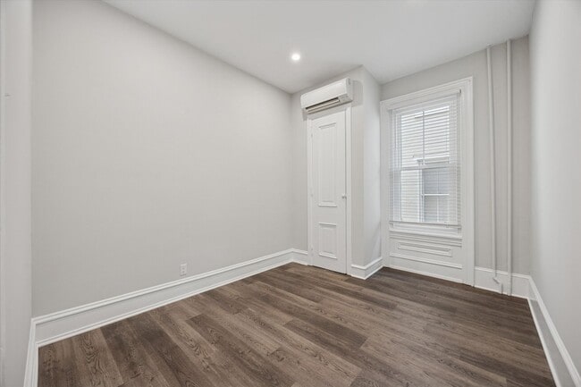 Building Photo - Luxury 2BR/1BA Apartment in the Heart of D...