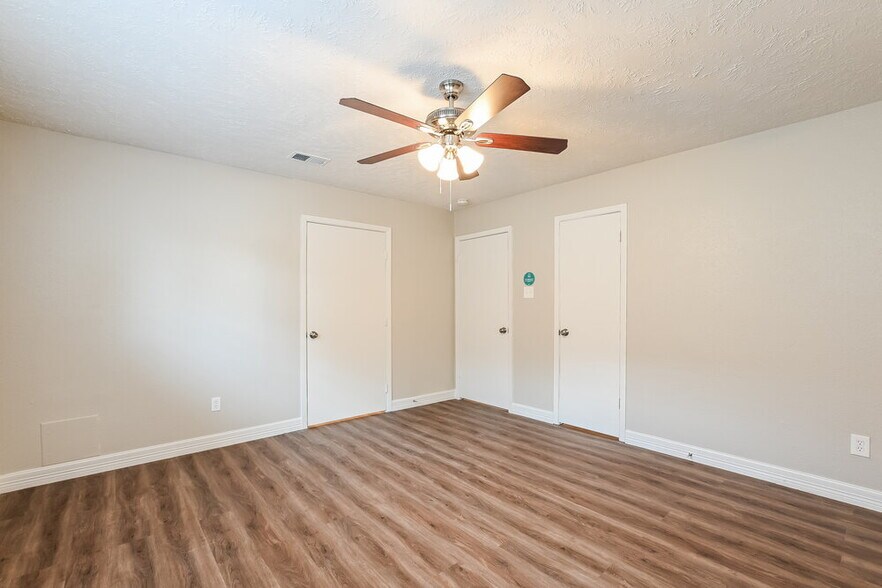 Building Photo - 2823 Woodhall Ct