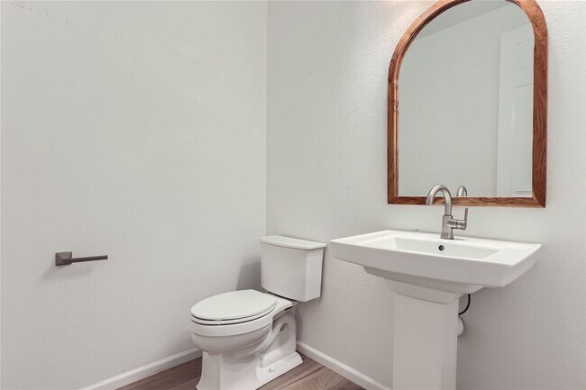 Building Photo - 3-Bedroom Home with Open Floor Plan, Private Balcony & Attached Garage