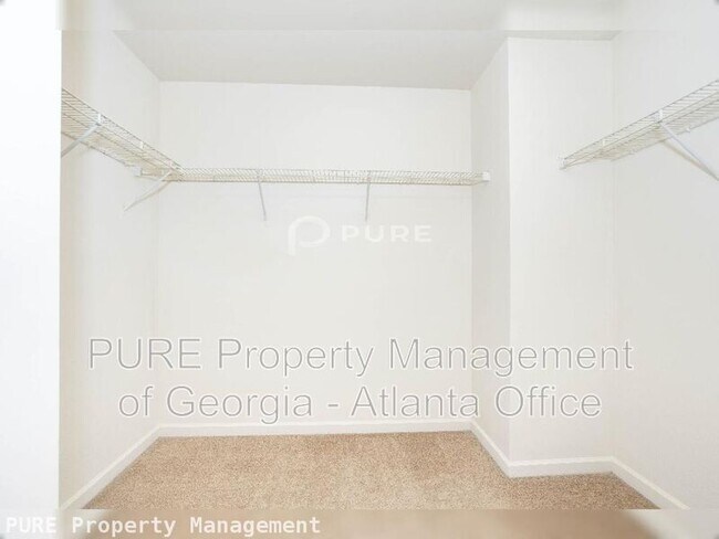 Building Photo - 840 Pine Arbor Ln