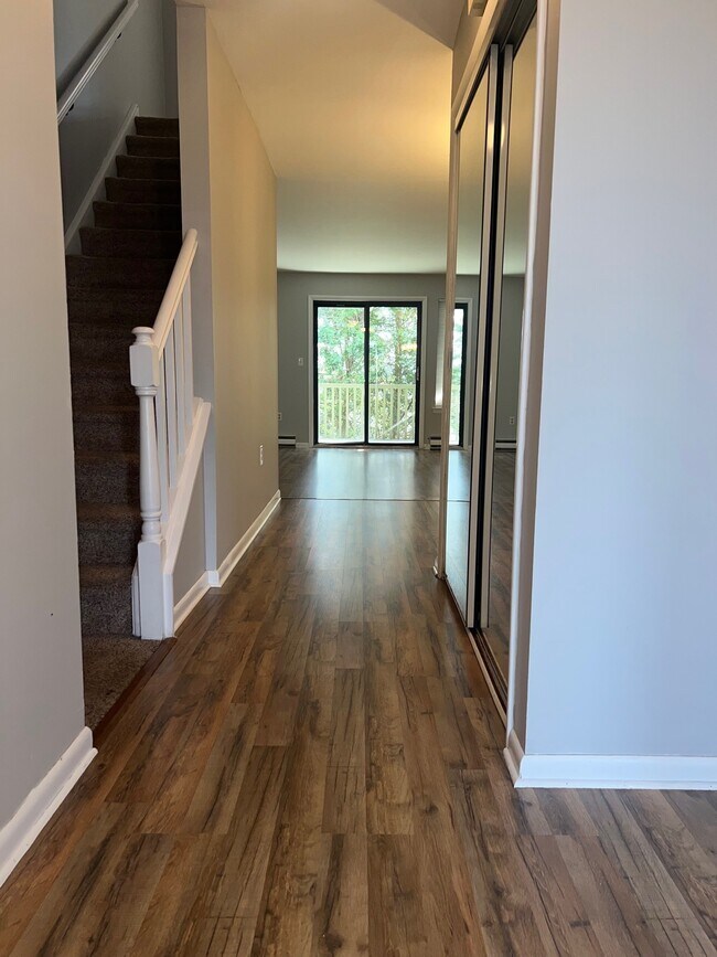 Building Photo - 18 Magnolia Hill Ct