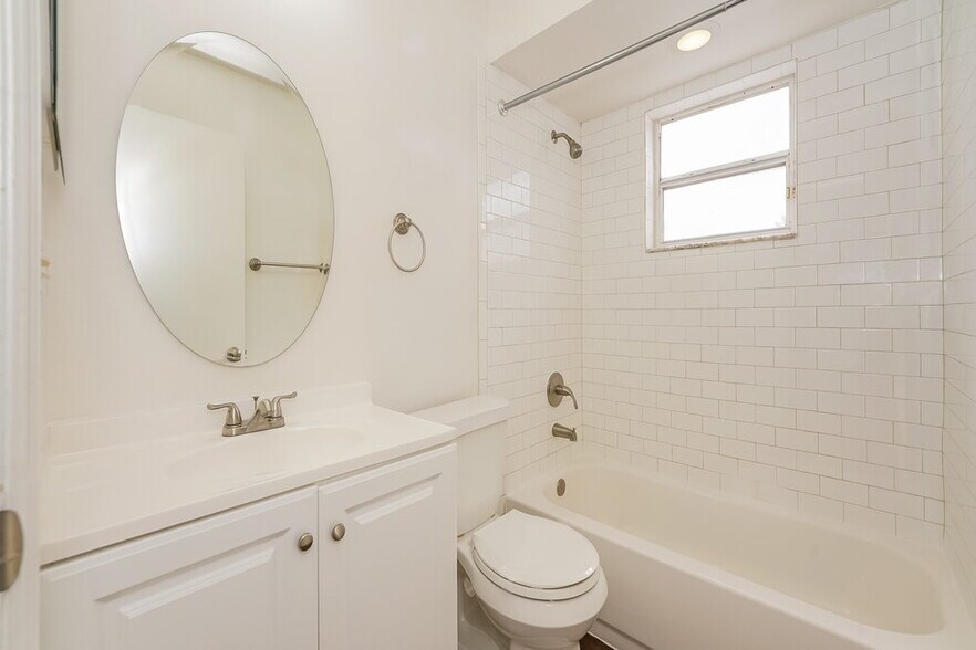 Building Photo - 14280 Rensselaer Rd