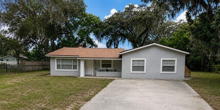 Building Photo - 326 E Palmetto Ave