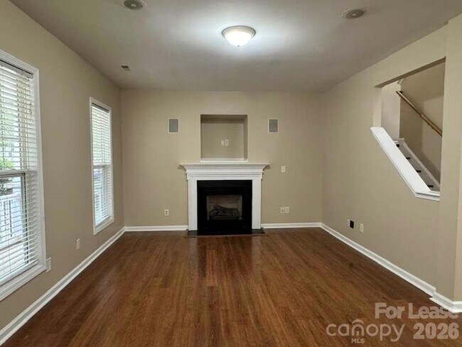 Building Photo - 21404 Aftonshire Dr
