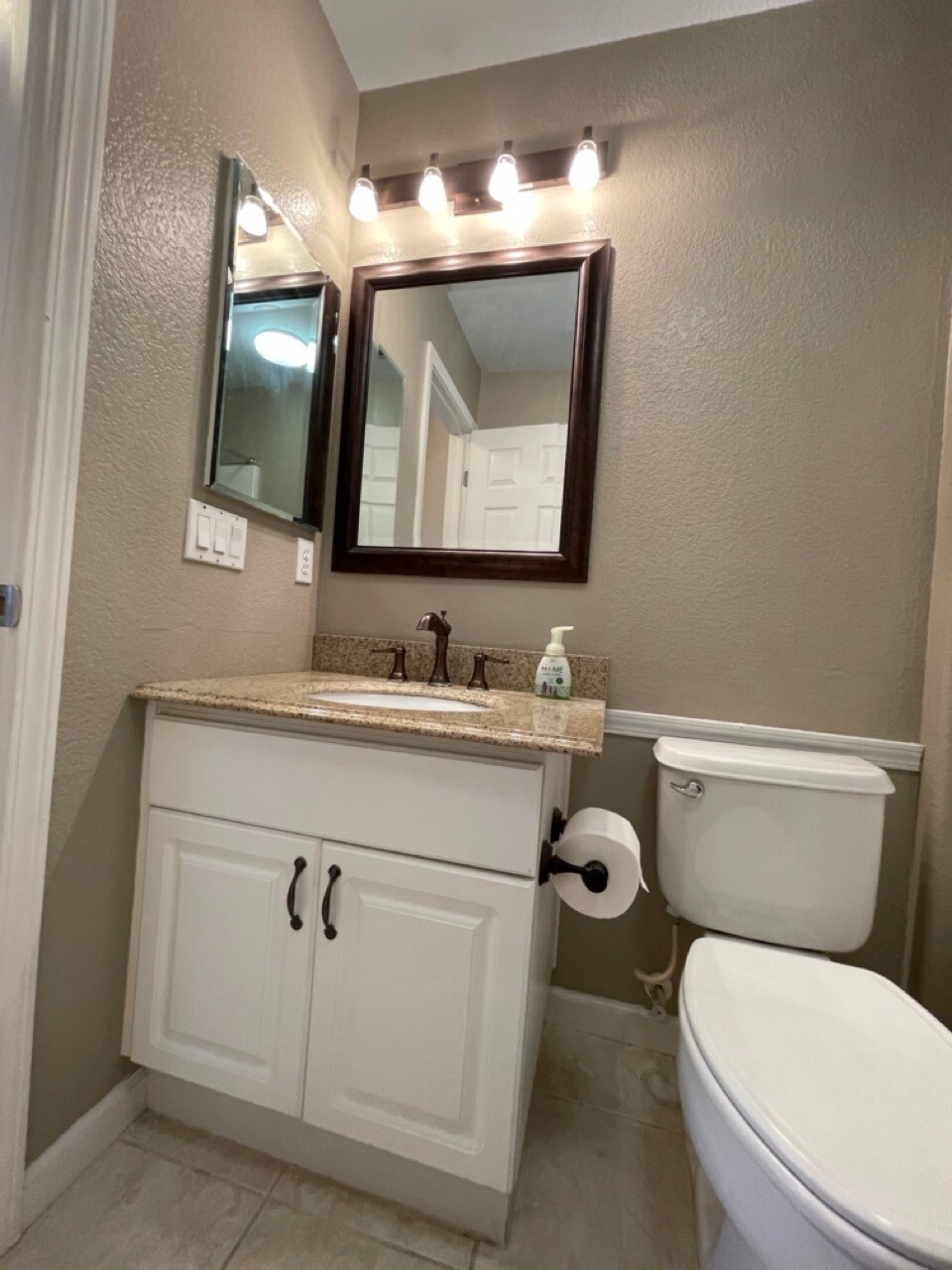 2nd bathroom - 27 Meritage Cmn