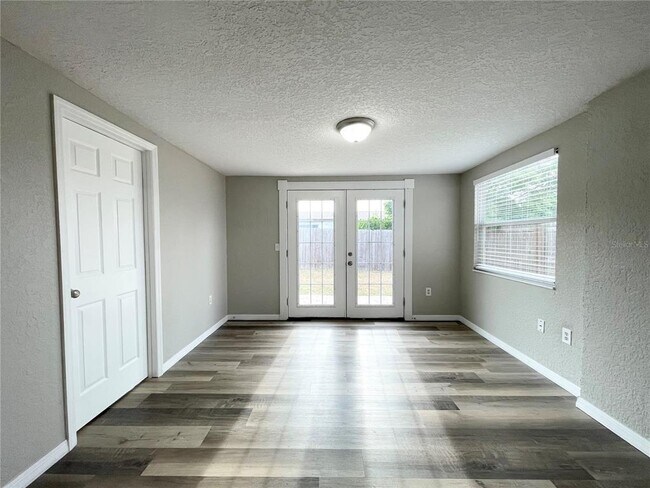 Building Photo - 11241 Yewtree Ave