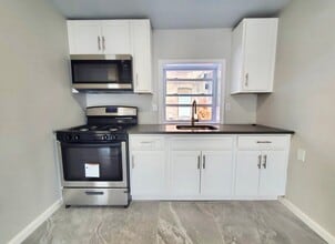 Building Photo - 557 Ocean Ave