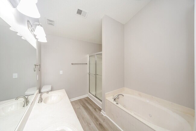 Building Photo - 1679 Central Trails Dr