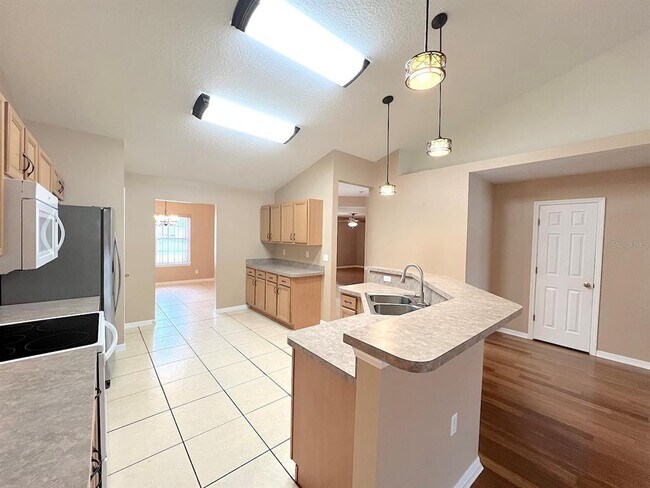 Building Photo - 70 Pheasant Dr