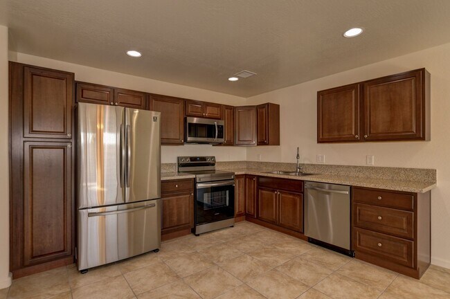 Building Photo - 3027 N Corrine Dr