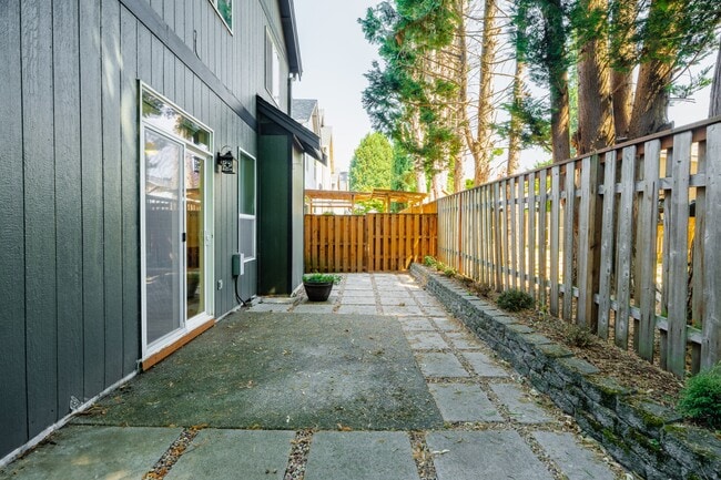 Building Photo - 20748 SW Gracie St