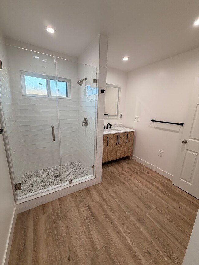 Building Photo - Beautiful 4 Bedroom Cypress House For Rent-Completely Remodeled!