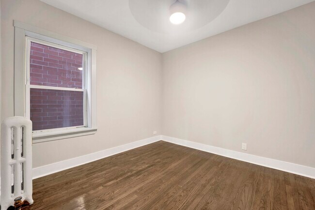 Building Photo - 6405 N Wayne Ave