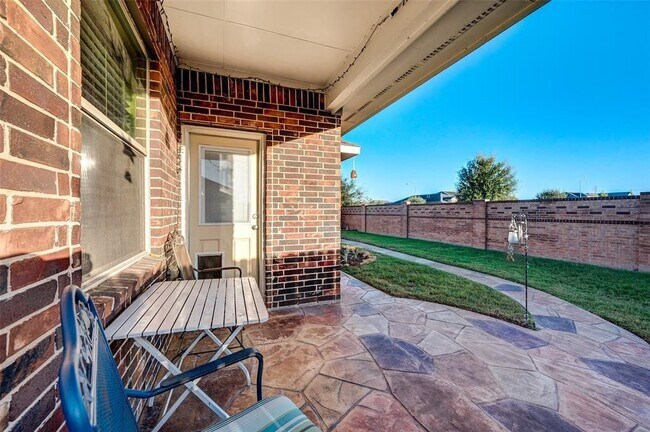 Building Photo - 23831 Villa Lisa Dr