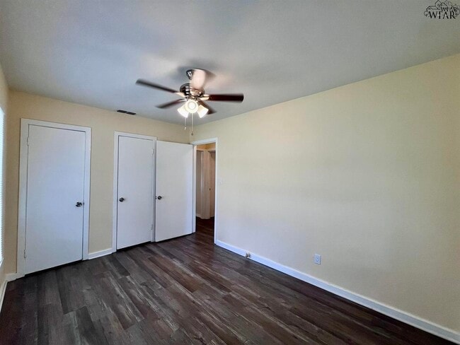 Building Photo - 2802 Rugeley St