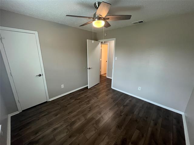 Building Photo - 9233 Prairie Oak Dr