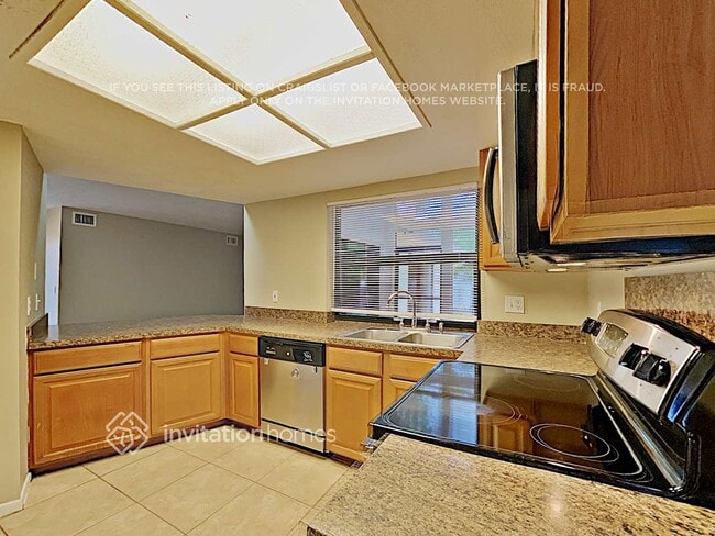 Building Photo - 13907 Hayward Pl