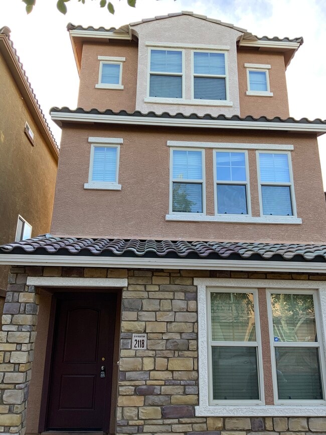 Building Photo - 2118 N 77th Ln