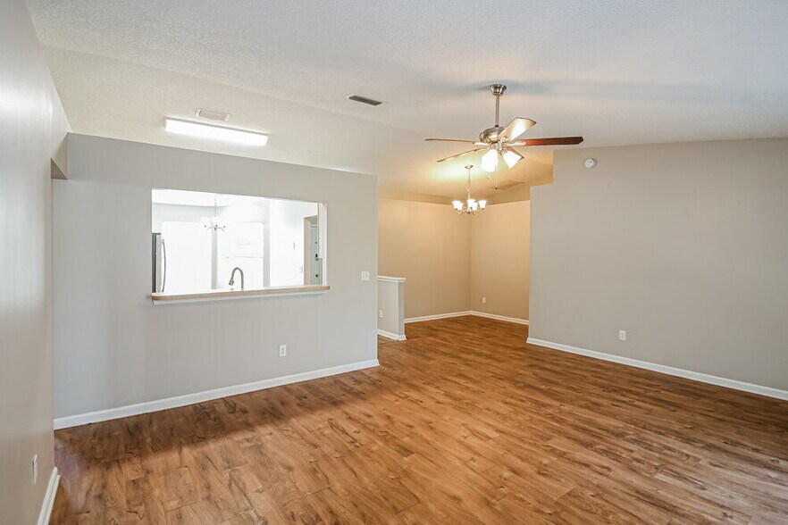 Building Photo - 1603 Twin Oak Ln