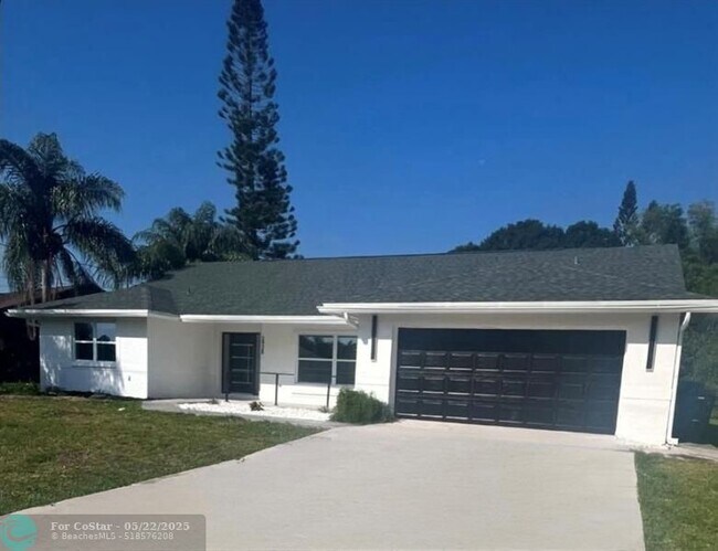 Primary Photo - 2928 SE Bella Rd