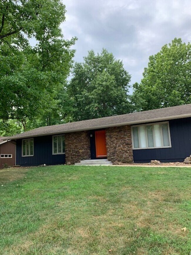 Building Photo - Brentwood South Subdivision - Completely Remodeled 3 Bedroom 2 Bath Home With Huge Backyard!