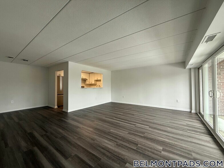 Building Photo - 55 Hill Rd