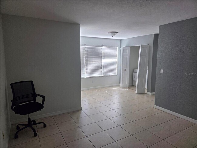 Building Photo - 5112 Conroy Rd