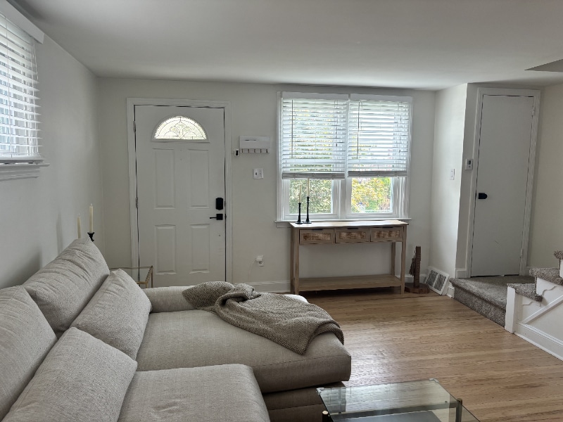 Building Photo - 946 Kenwood Rd