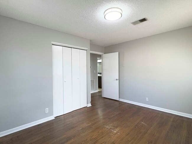 Building Photo - 328 Dunbar Cave Rd