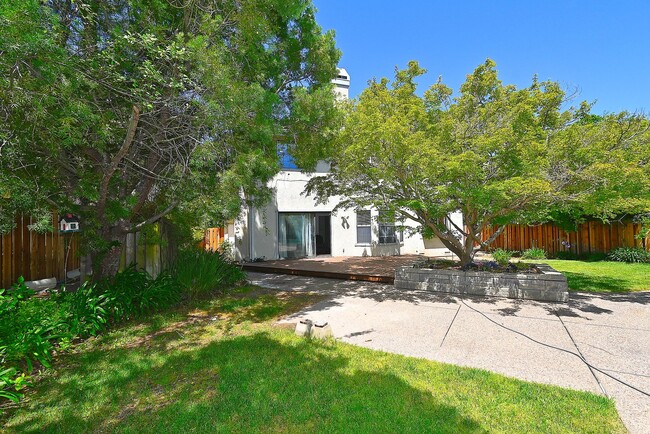 Building Photo - $5,900 - GORGEOUS 4 BEDROOM HOME IN MISSION SAN JOSE NEIGHBORHOOD