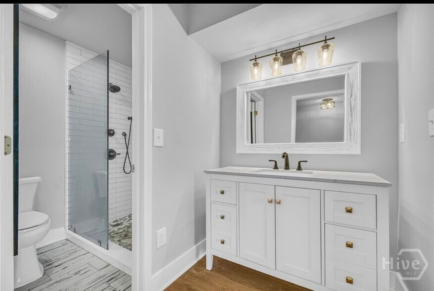 Building Photo - 210 Appleby Dr