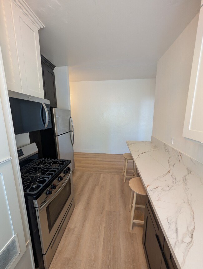 Building Photo - 427 Coronado Ter