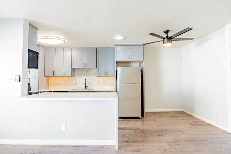 Building Photo - Euclid St Apartments