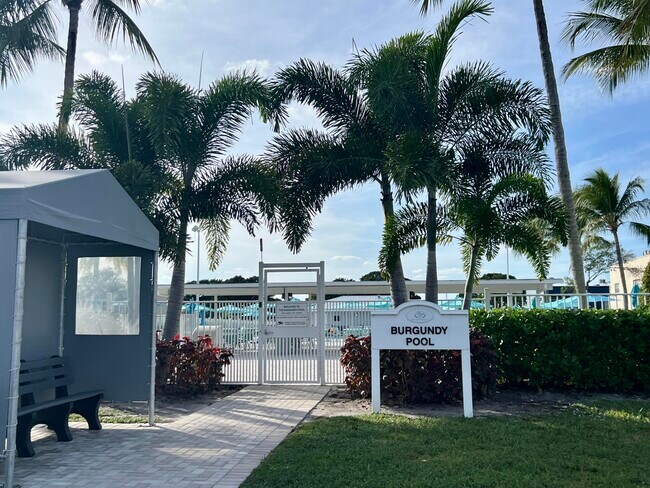 Building Photo - 150 Burgandy Way