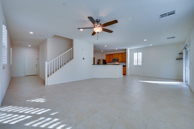 Building Photo - Green Valley!! Gated!! 4 Bedrooms!! Bed & Bath Downstairs!!  TANKLESS WATER HEATER!!! Covered pat...