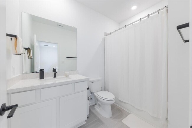 Building Photo - 1953 Varese Path