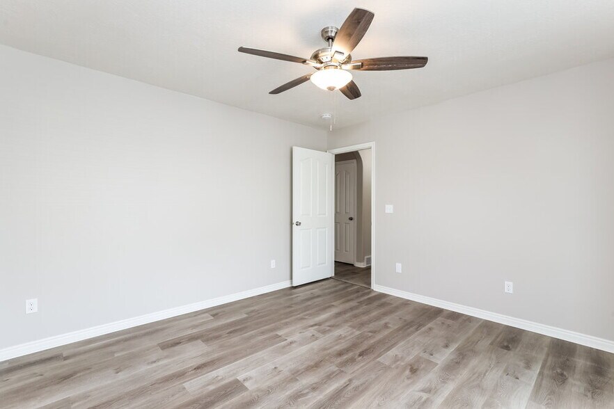 Building Photo - 1116 Mustang Ln