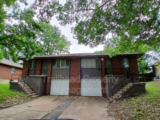Primary Photo - 1026 SW Kingscross Rd