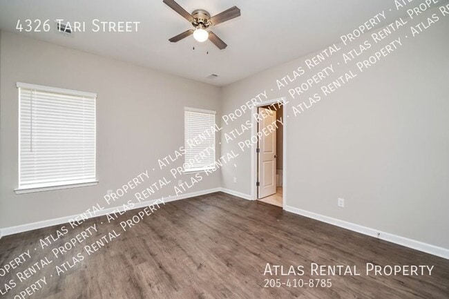 Building Photo - 4326 Tari St