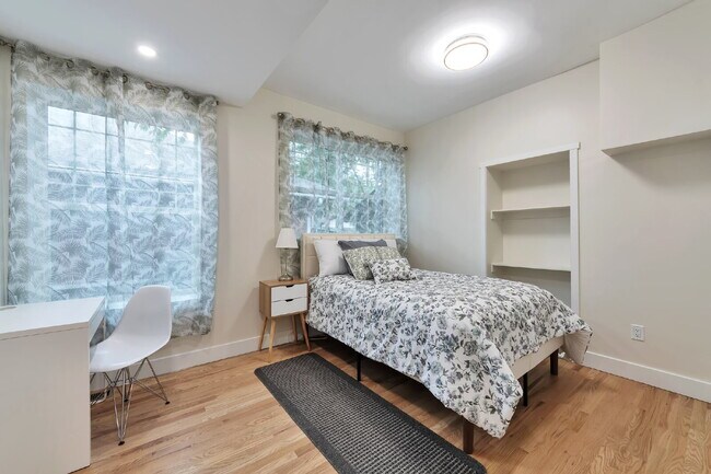 Building Photo - Chic & Cozy 1-Bed Furnished Retreat in the Heart of Denver's Madrid District!