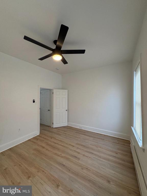 Building Photo - 2423 N Park Ave