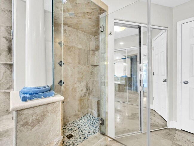 Building Photo - 258 Kidd St