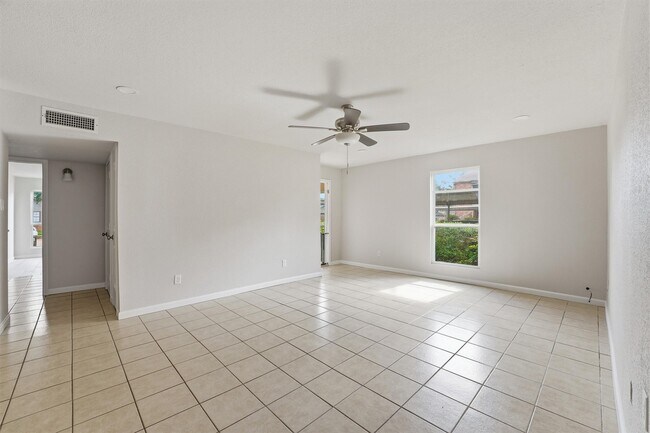 Building Photo - 5667 Birchmont Dr