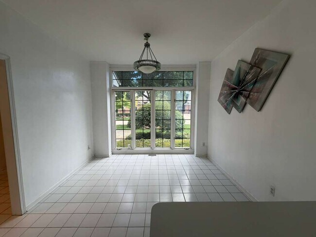 Building Photo - 1154 Bluebird Dr