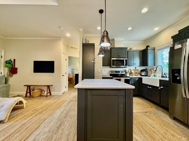 Building Photo - 1813 Fair Way